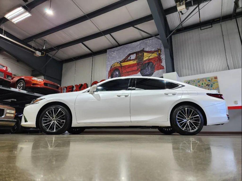 used 2023 Lexus ES 300h car, priced at $39,999