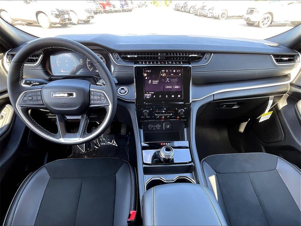 new 2025 Jeep Grand Cherokee L car, priced at $39,032