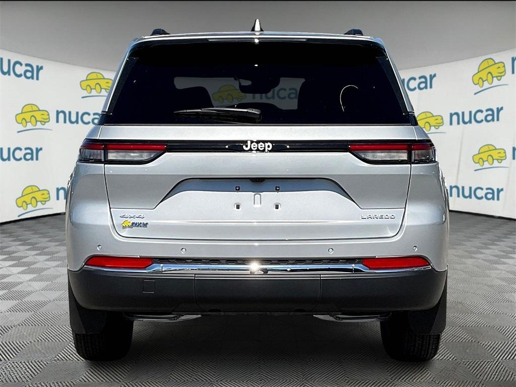 new 2025 Jeep Grand Cherokee car, priced at $38,095