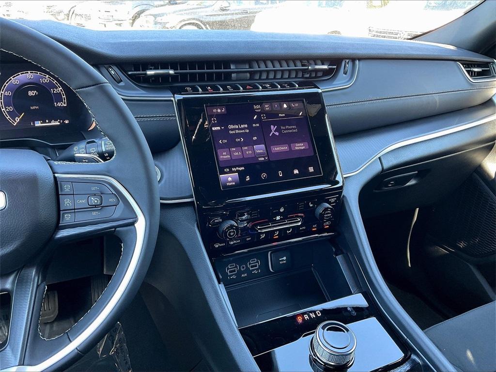 new 2025 Jeep Grand Cherokee car, priced at $38,095