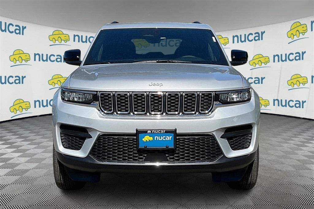 new 2025 Jeep Grand Cherokee car, priced at $39,095