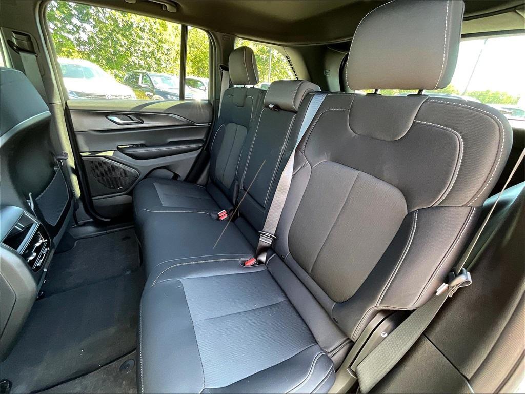 new 2025 Jeep Grand Cherokee car, priced at $38,095