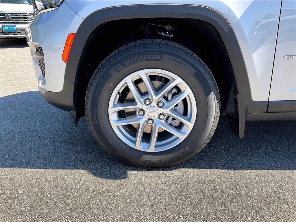 new 2025 Jeep Grand Cherokee car, priced at $38,095
