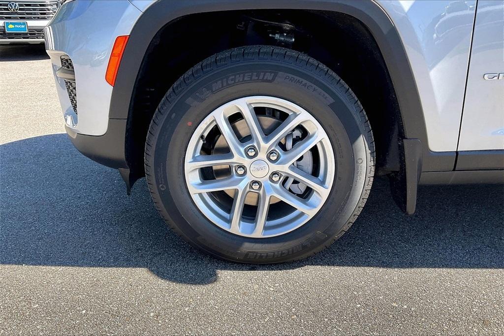 new 2025 Jeep Grand Cherokee car, priced at $39,095