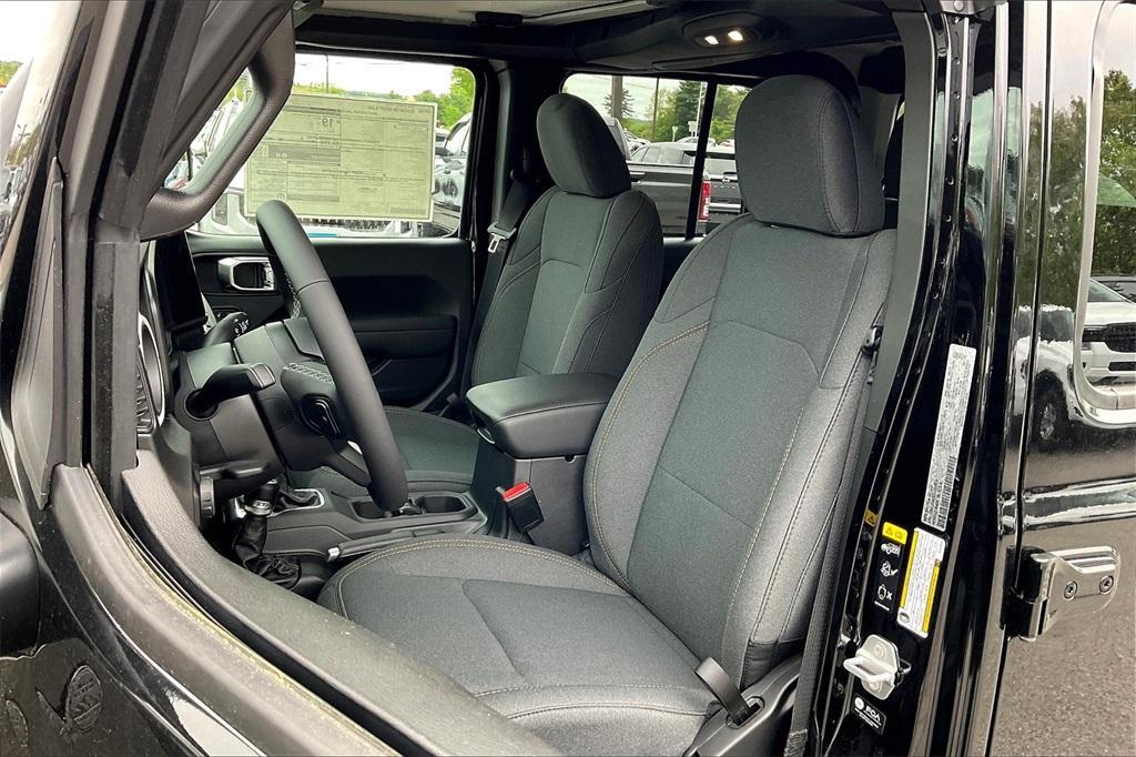 new 2025 Jeep Gladiator car, priced at $41,508