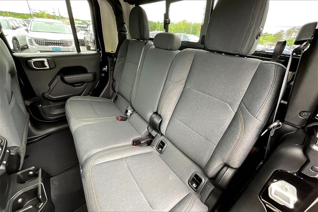new 2025 Jeep Gladiator car, priced at $41,508