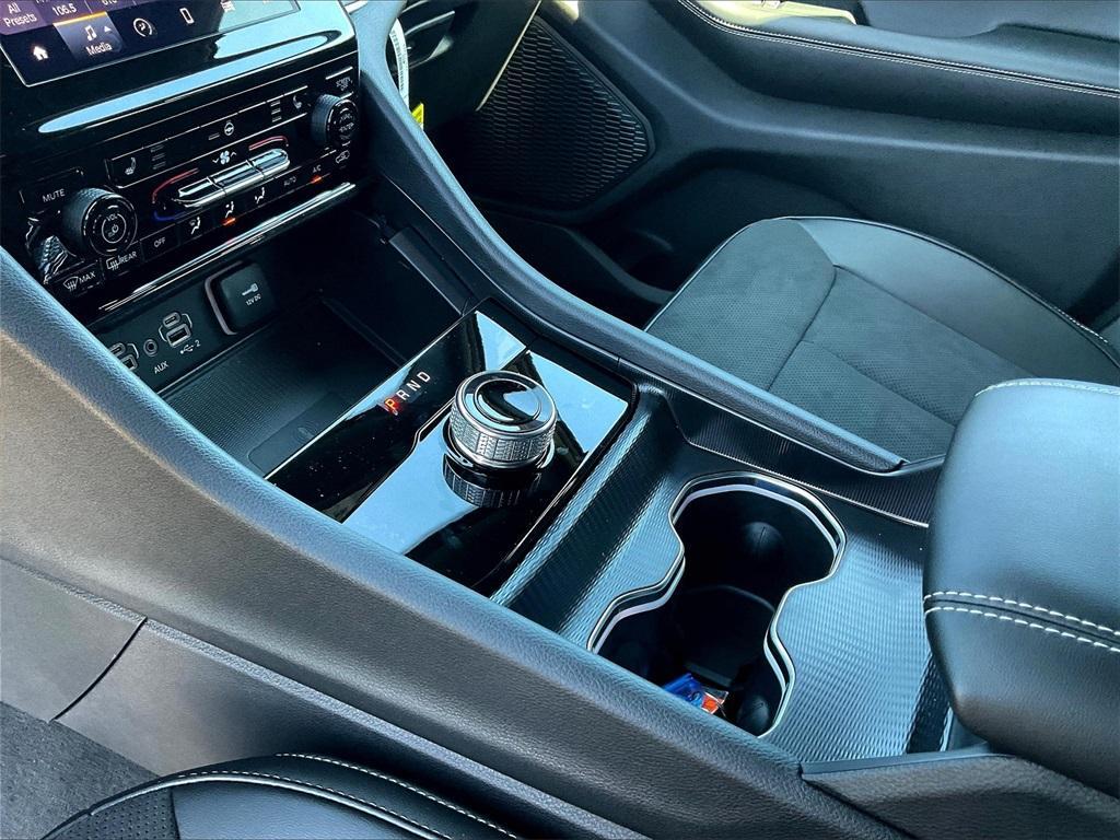 new 2025 Jeep Grand Cherokee car, priced at $41,877