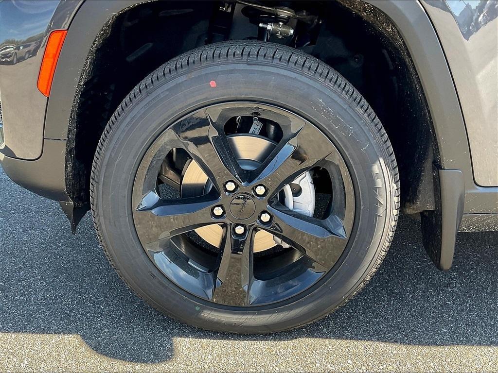 new 2025 Jeep Grand Cherokee car, priced at $41,877