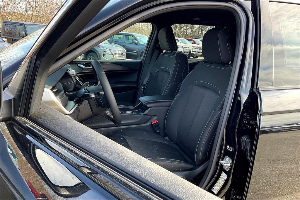 new 2025 Jeep Grand Cherokee car, priced at $36,243
