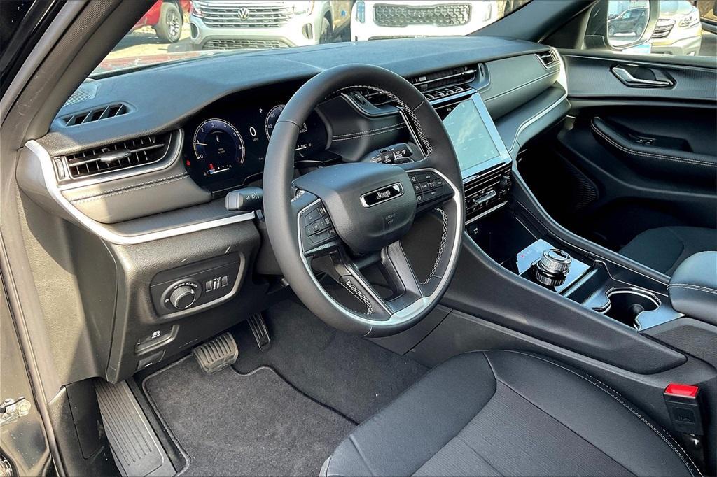 new 2025 Jeep Grand Cherokee car, priced at $36,243