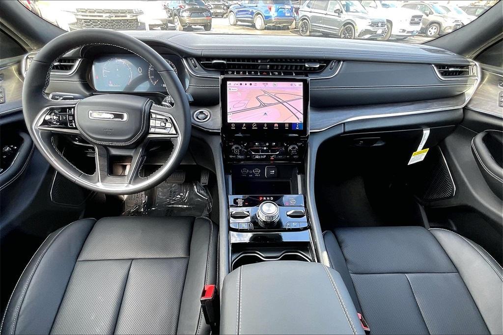 new 2025 Jeep Grand Cherokee car, priced at $55,051