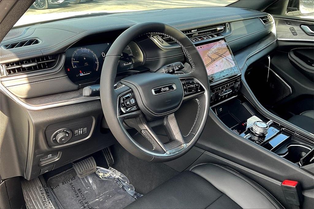 new 2025 Jeep Grand Cherokee car, priced at $55,051