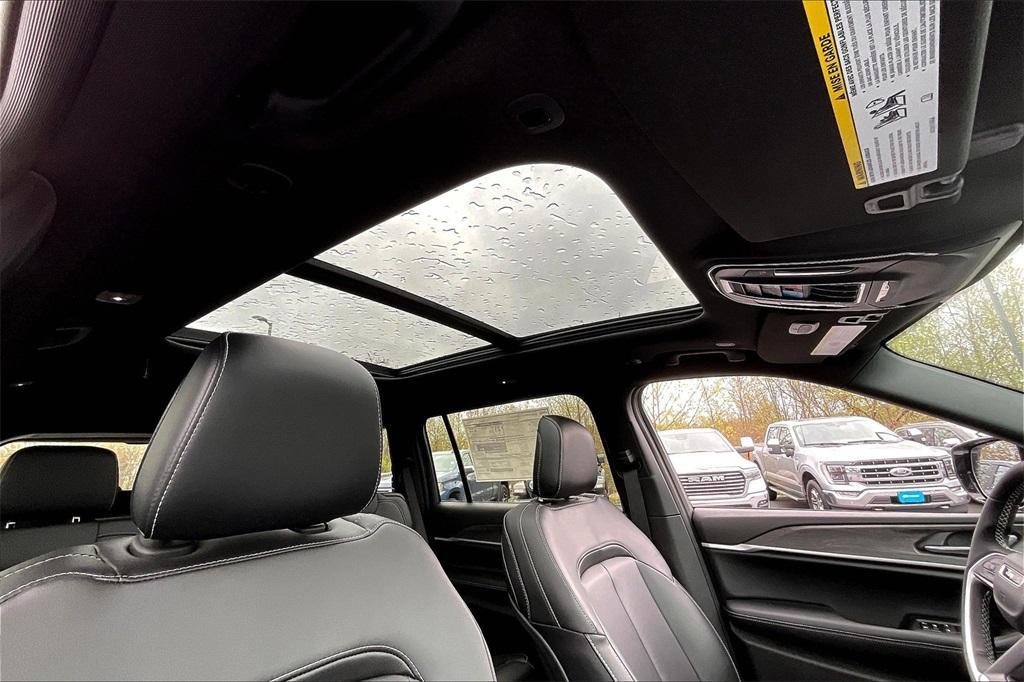 new 2025 Jeep Grand Cherokee L car, priced at $46,082