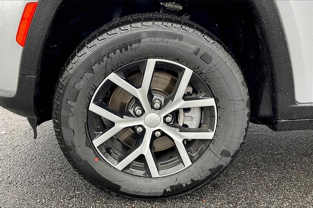 new 2025 Jeep Grand Cherokee L car, priced at $46,082