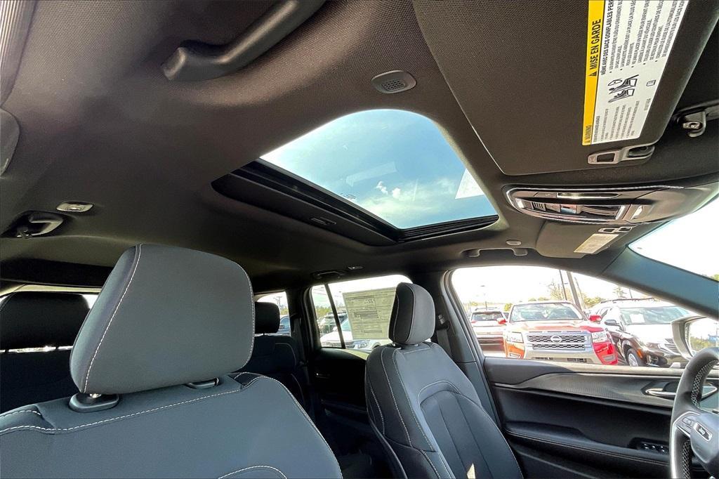 new 2025 Jeep Grand Cherokee car, priced at $35,547