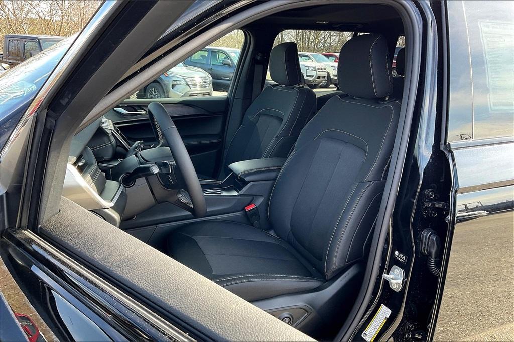 new 2025 Jeep Grand Cherokee car, priced at $35,547