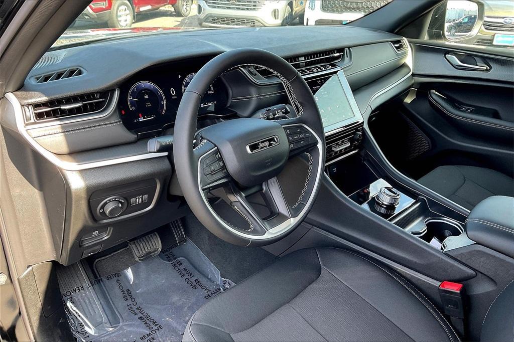 new 2025 Jeep Grand Cherokee car, priced at $35,547