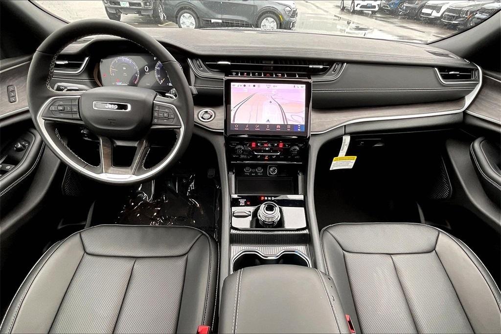 new 2025 Jeep Grand Cherokee car, priced at $46,321