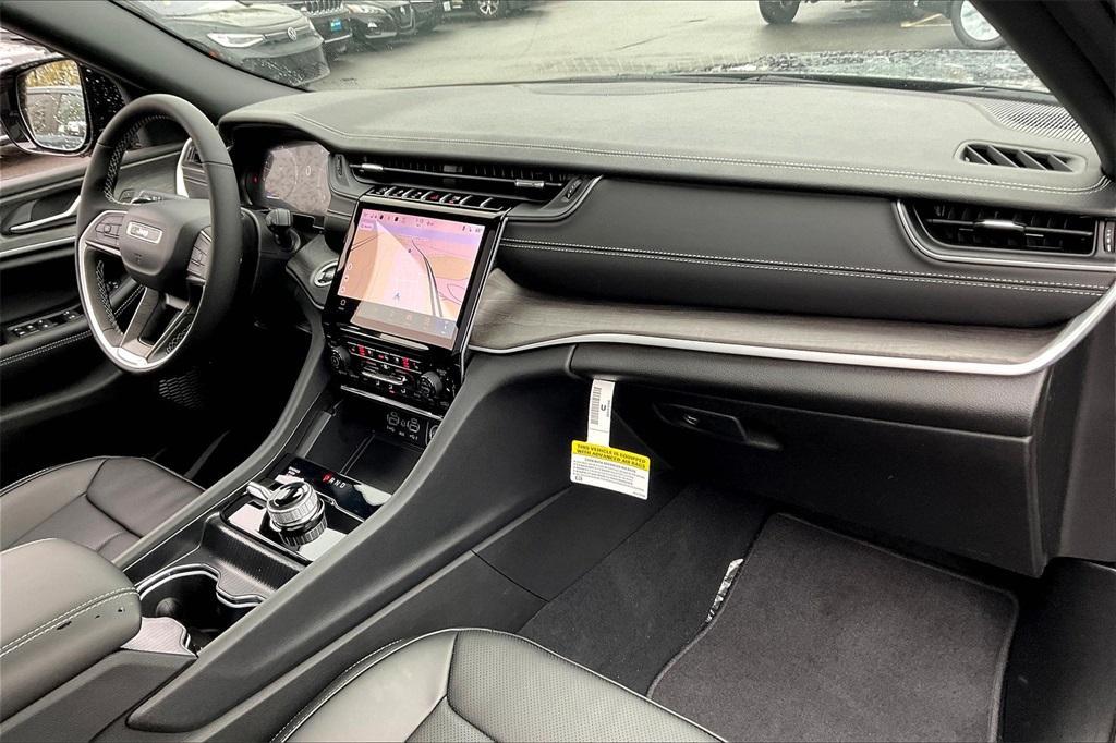 new 2025 Jeep Grand Cherokee car, priced at $46,321