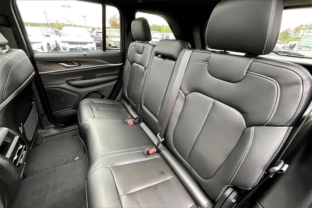 new 2025 Jeep Grand Cherokee car, priced at $46,321