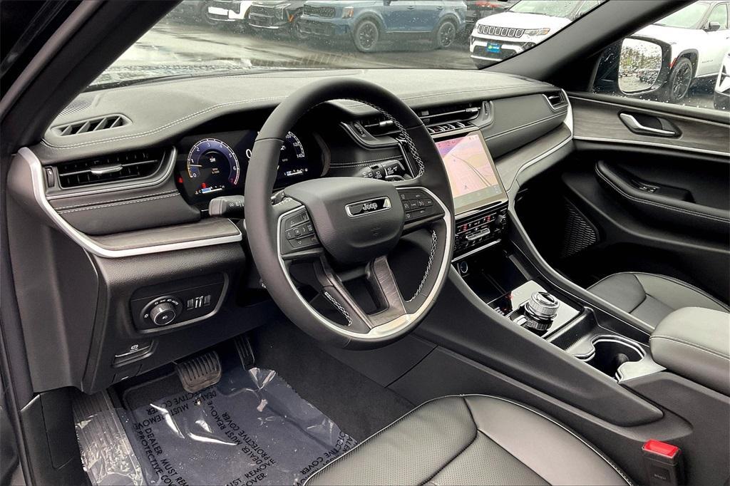 new 2025 Jeep Grand Cherokee car, priced at $46,321