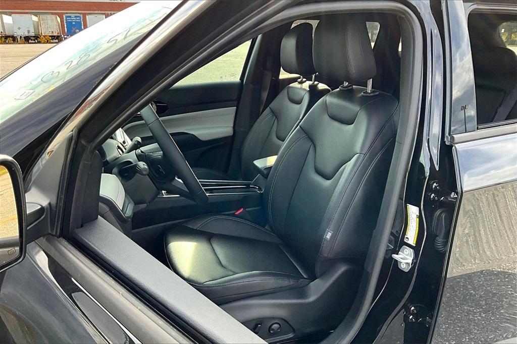 new 2025 Jeep Compass car, priced at $30,461