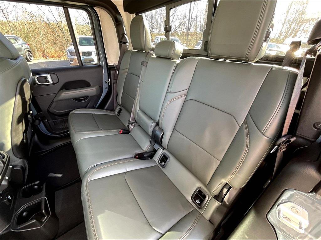 new 2026 Jeep Gladiator car, priced at $55,881