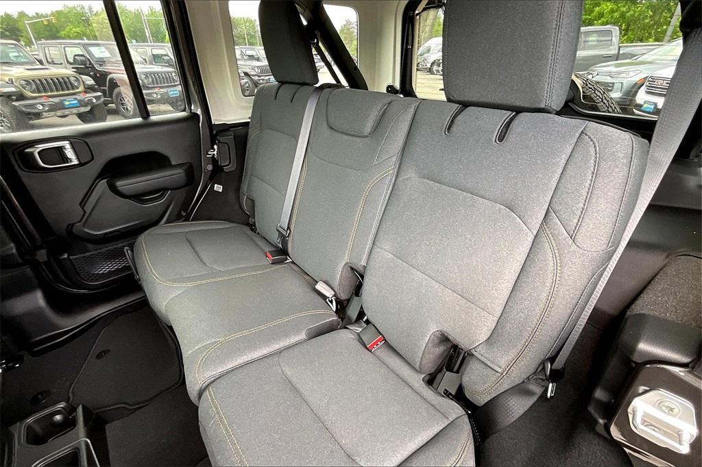 new 2025 Jeep Wrangler car, priced at $45,412