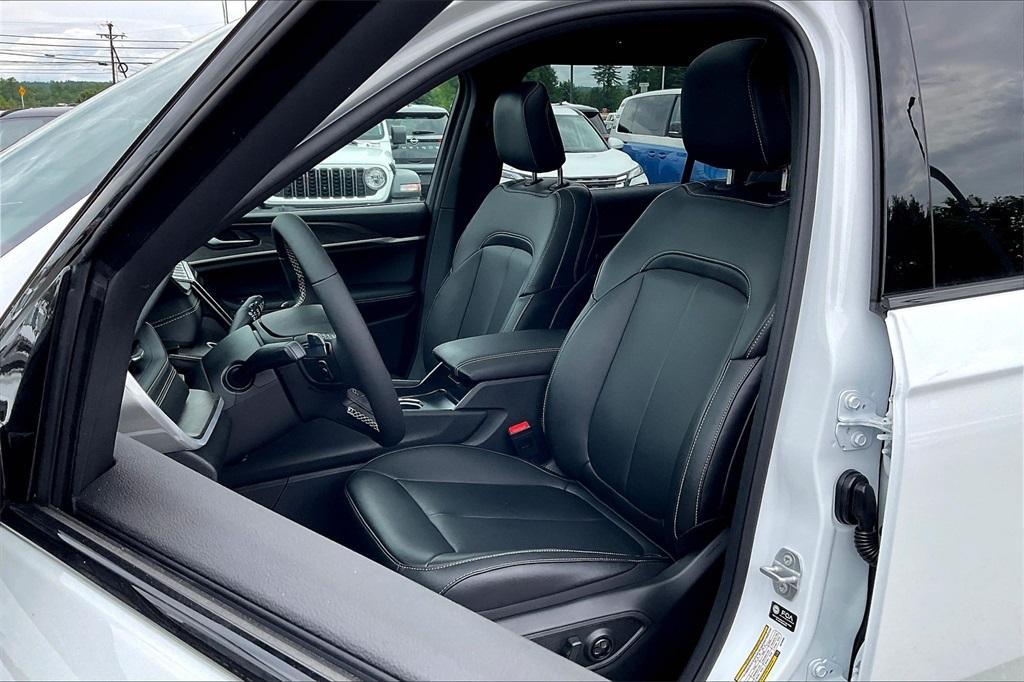 new 2025 Jeep Grand Cherokee L car, priced at $48,412