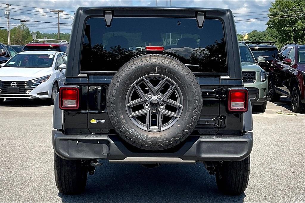 new 2025 Jeep Wrangler car, priced at $40,166