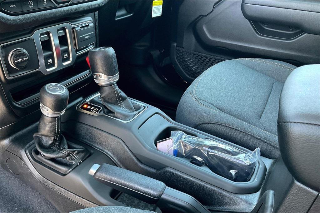 new 2025 Jeep Wrangler car, priced at $40,166