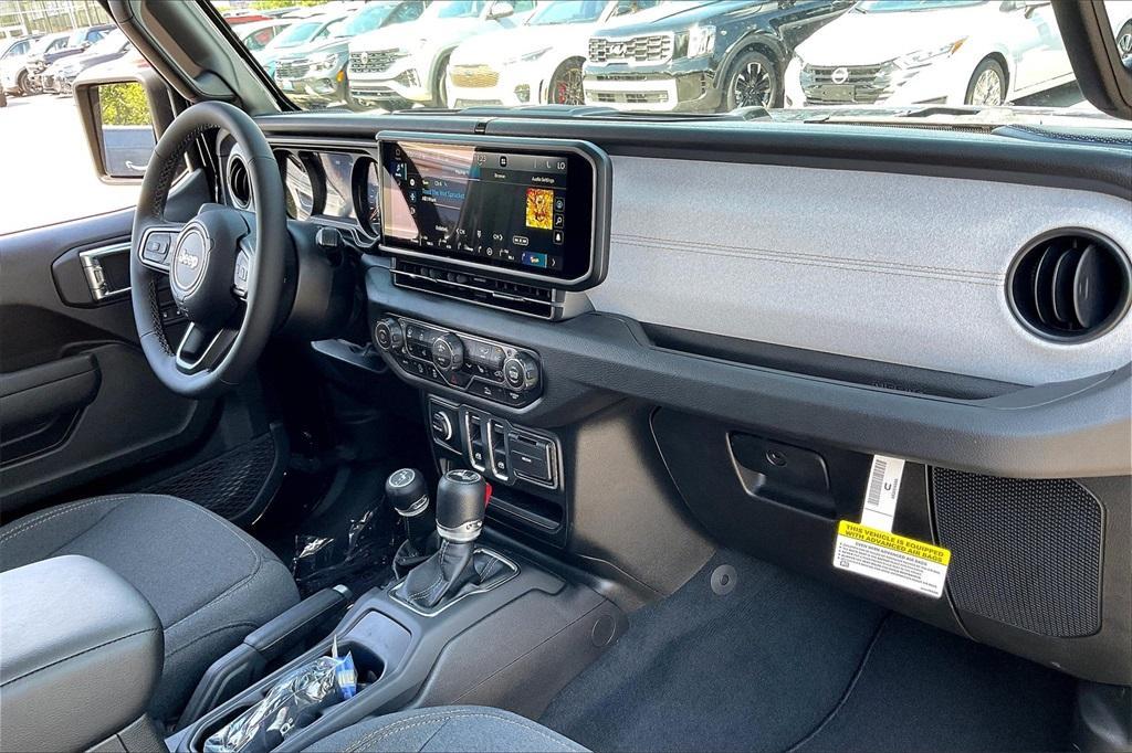 new 2025 Jeep Wrangler car, priced at $40,166