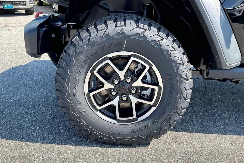 new 2025 Jeep Wrangler car, priced at $53,817