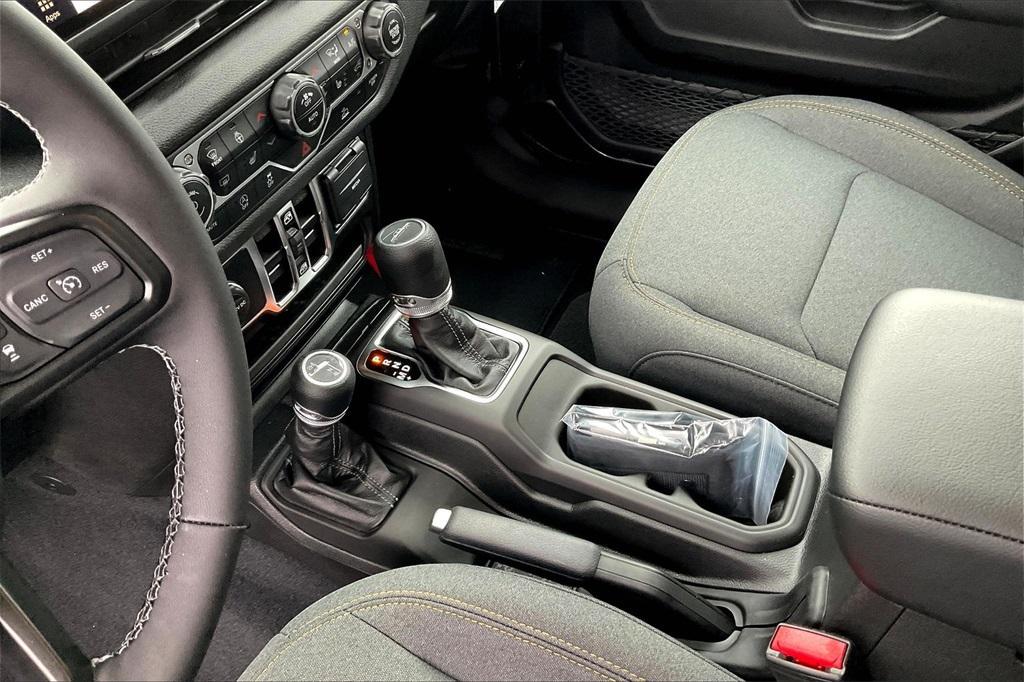 new 2025 Jeep Gladiator car, priced at $44,303