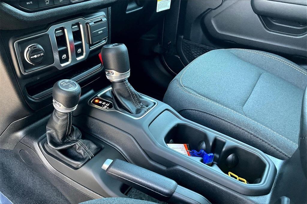 new 2025 Jeep Wrangler car, priced at $40,166