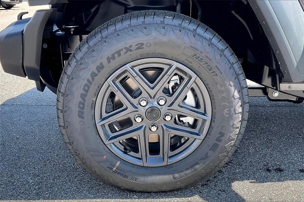new 2025 Jeep Wrangler car, priced at $40,166