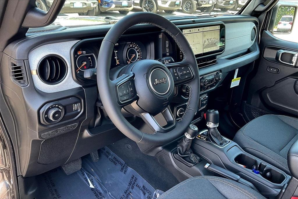 new 2025 Jeep Wrangler car, priced at $40,166