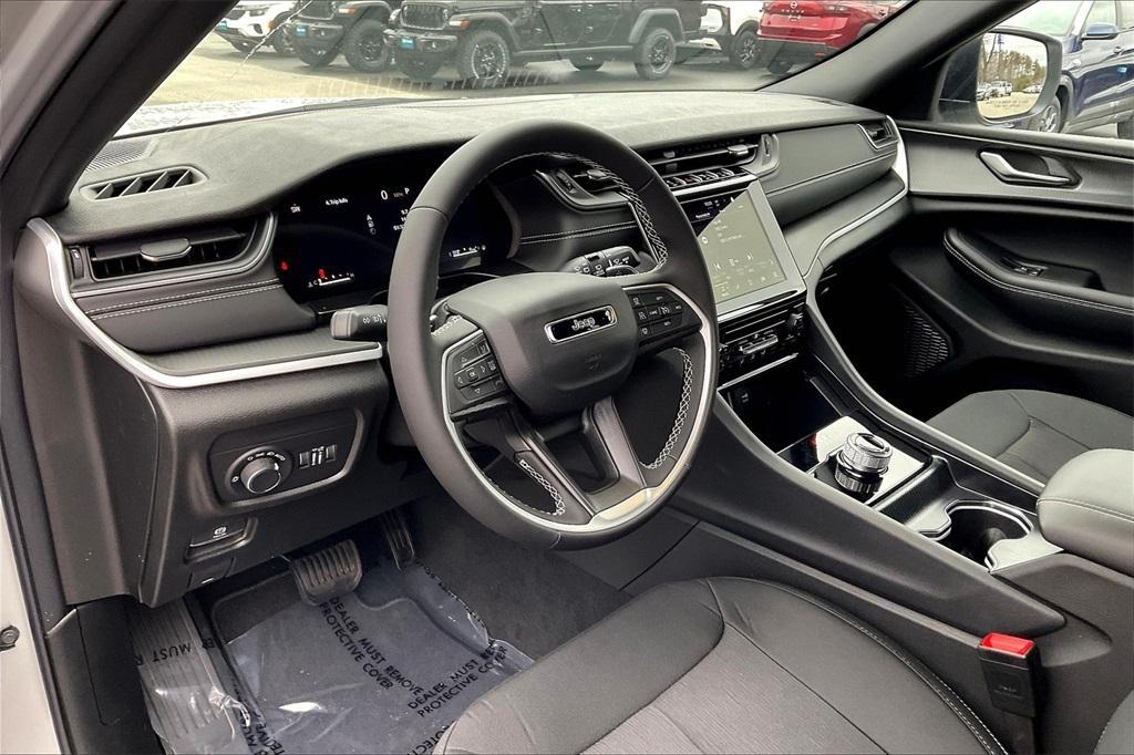 new 2025 Jeep Grand Cherokee car, priced at $35,547
