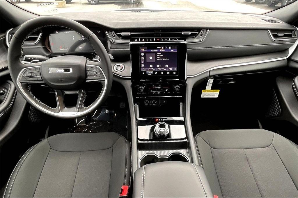 new 2025 Jeep Grand Cherokee car, priced at $35,547