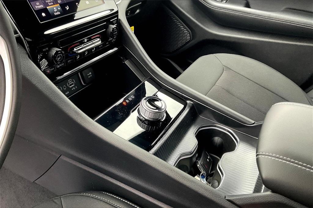 new 2025 Jeep Grand Cherokee car, priced at $35,547