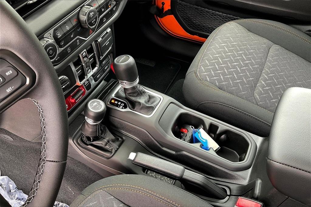 new 2025 Jeep Gladiator car, priced at $47,566