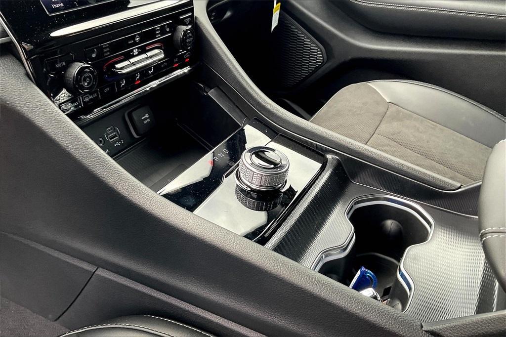 new 2025 Jeep Grand Cherokee L car, priced at $41,851