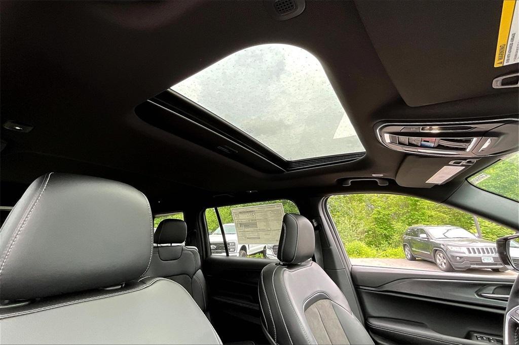 new 2025 Jeep Grand Cherokee L car, priced at $41,851