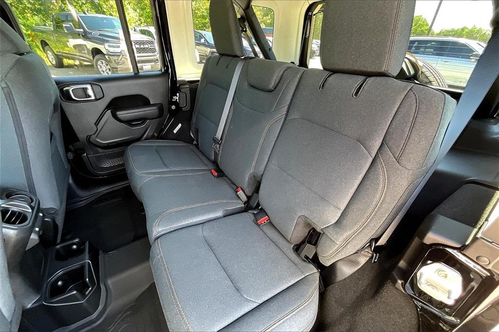 new 2025 Jeep Wrangler car, priced at $45,923