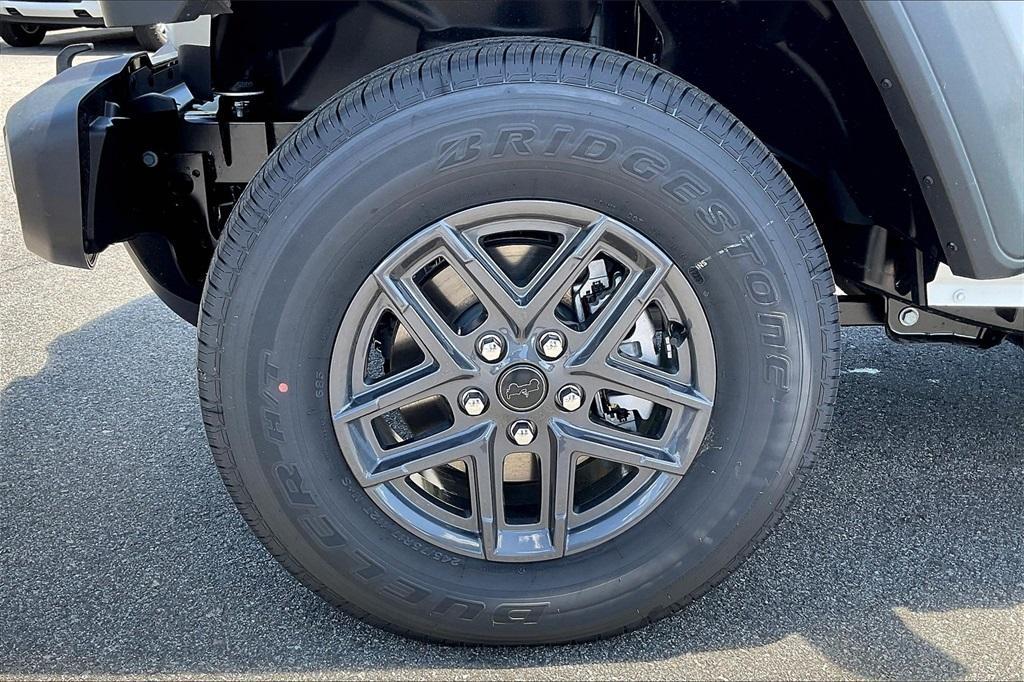 new 2025 Jeep Gladiator car, priced at $39,716