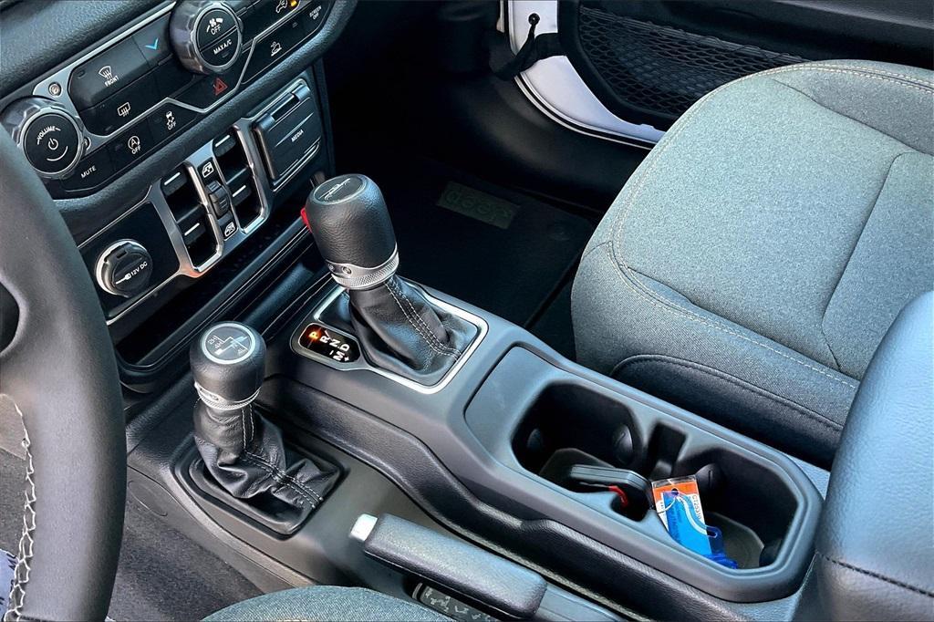 new 2025 Jeep Gladiator car, priced at $39,716