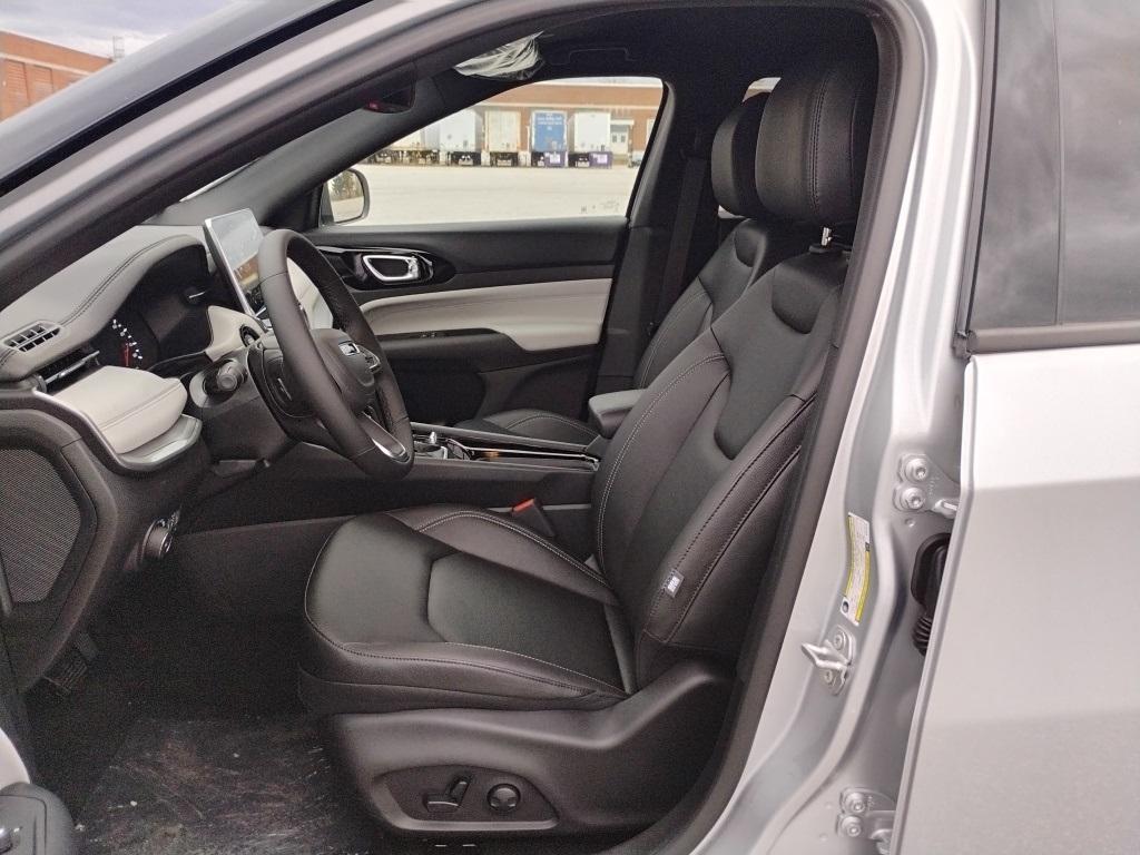 new 2025 Jeep Compass car, priced at $30,406