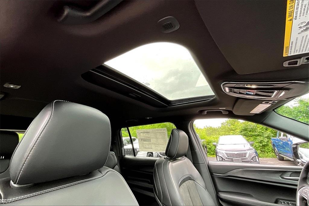 new 2025 Jeep Grand Cherokee L car, priced at $41,333