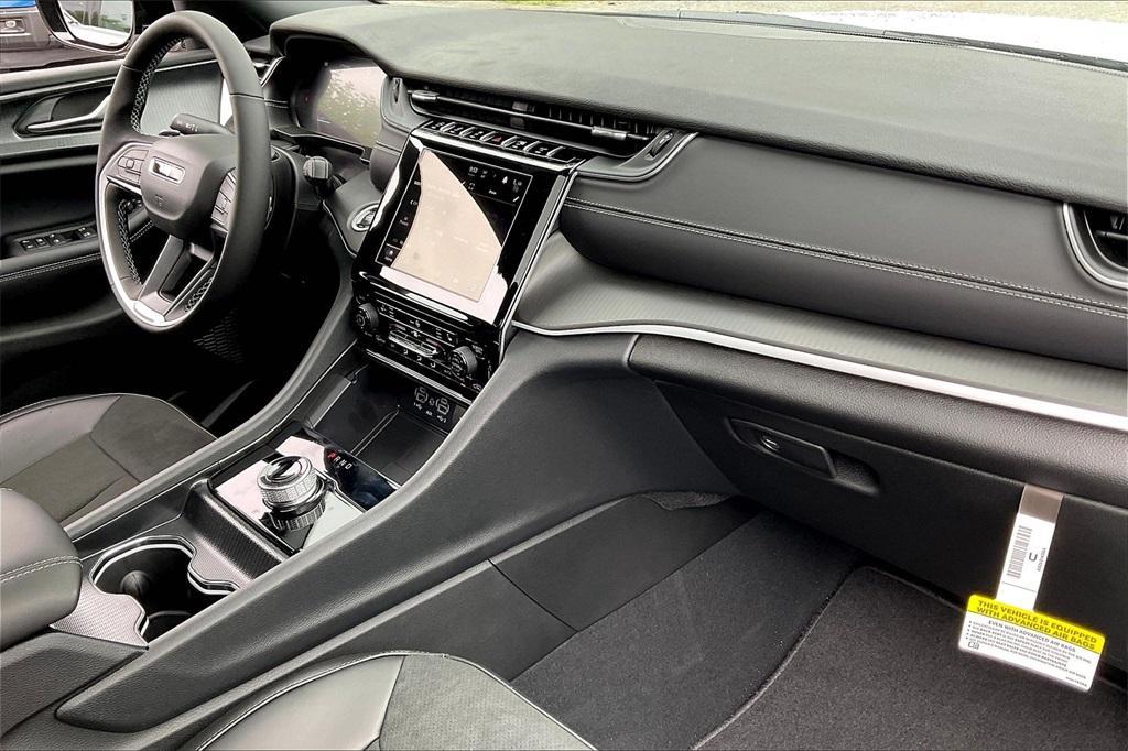 new 2025 Jeep Grand Cherokee L car, priced at $41,333