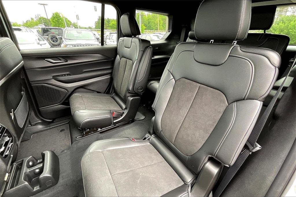 new 2025 Jeep Grand Cherokee L car, priced at $41,333